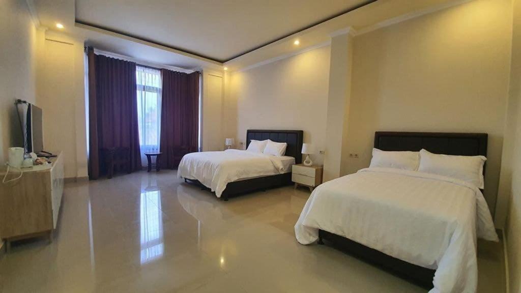 Grand Puri Hotel Batununggul Extérieur photo