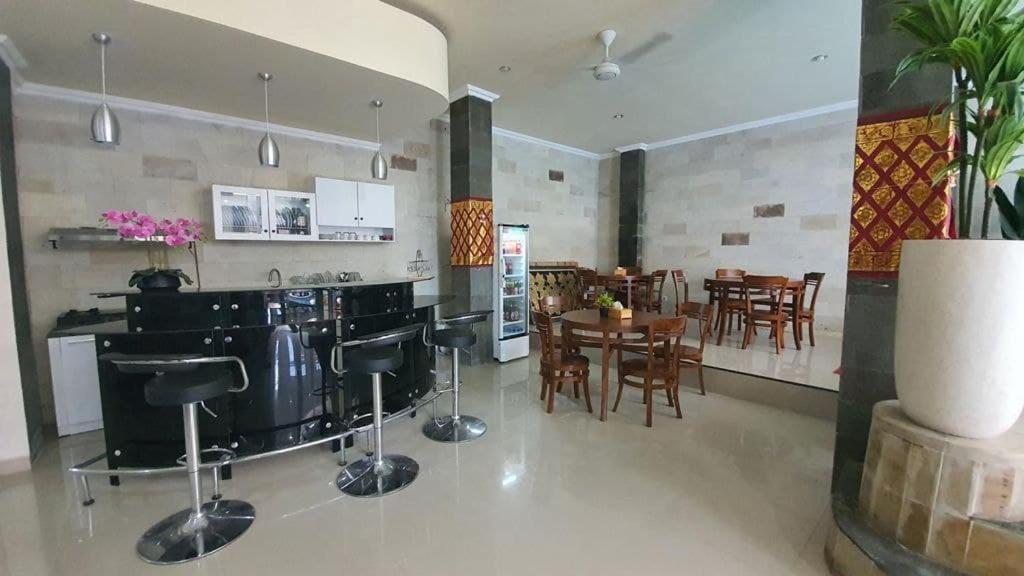 Grand Puri Hotel Batununggul Extérieur photo